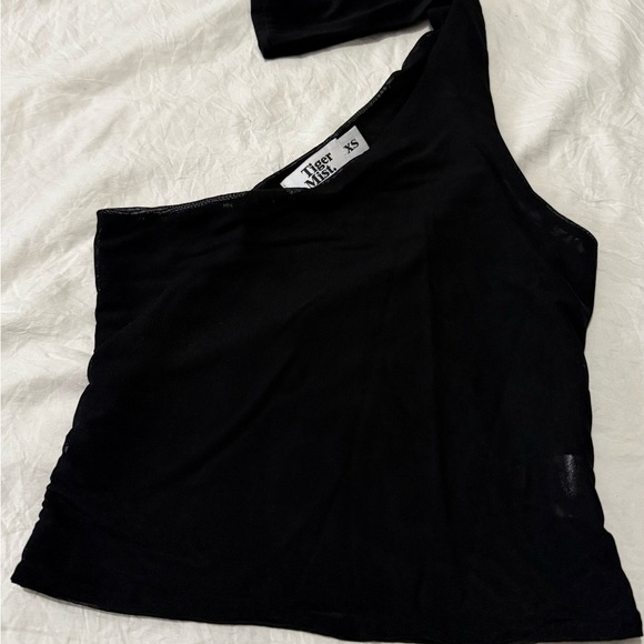 Tiger Mist Black Asymmetrical Sleeveless Tank - Picture 5 of 5